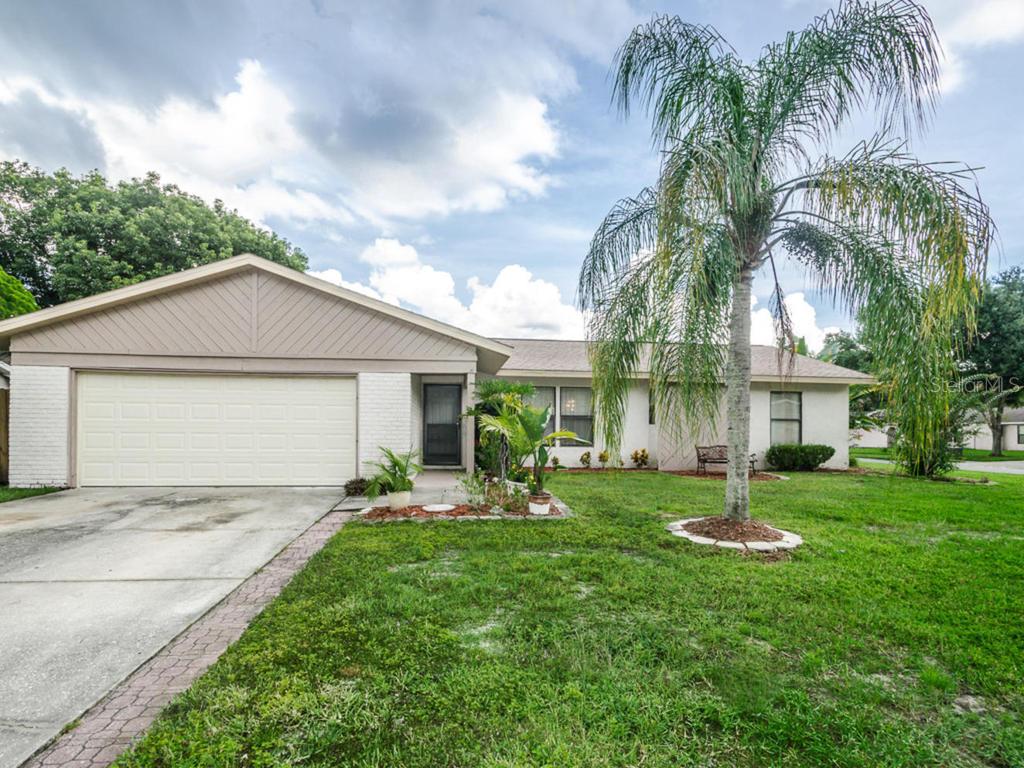 661 Sweetbriar Dr Dr., Oldsmar, FL 34677