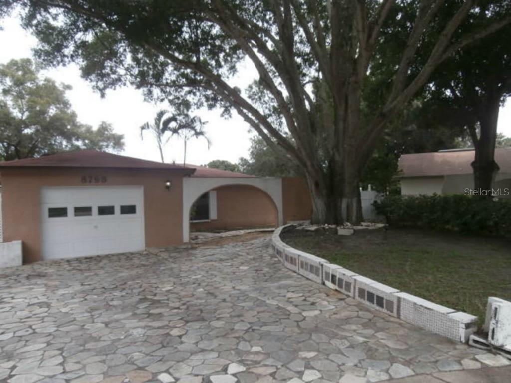 8793 Bridlewood Way, Seminole, FL 33777