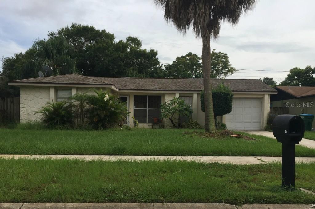 11922 N Valencia Ct., Seminole, FL 33772