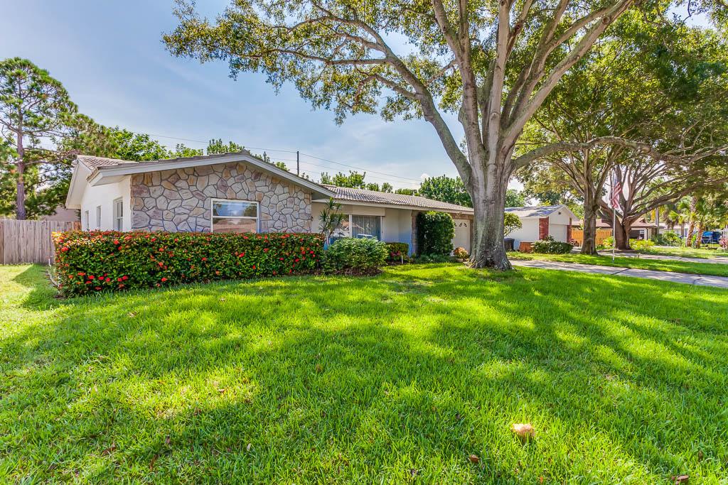 6848 14th St., St Petersburg, FL 33705