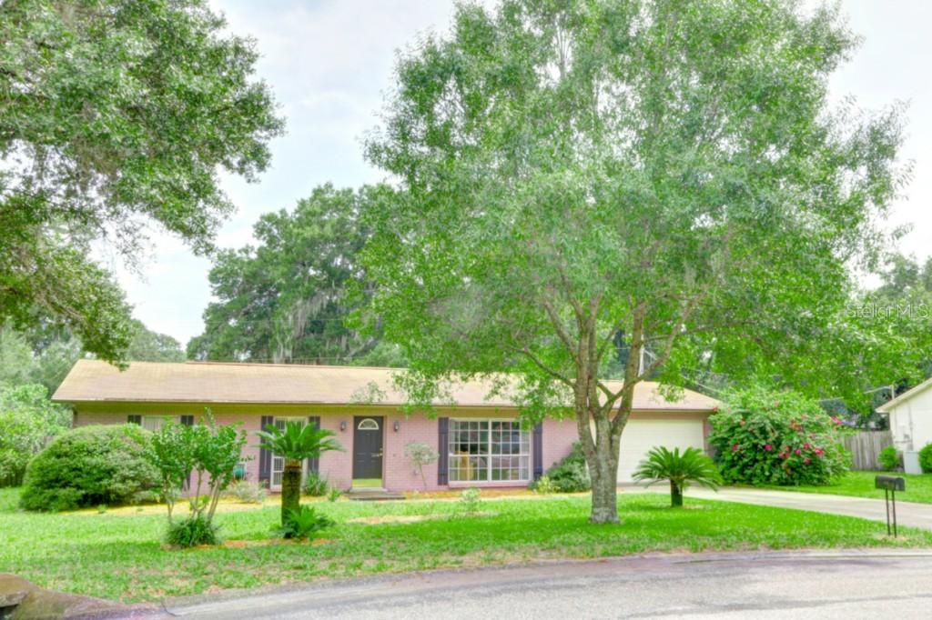 821 Blackberry Ln., Brandon, FL 33511