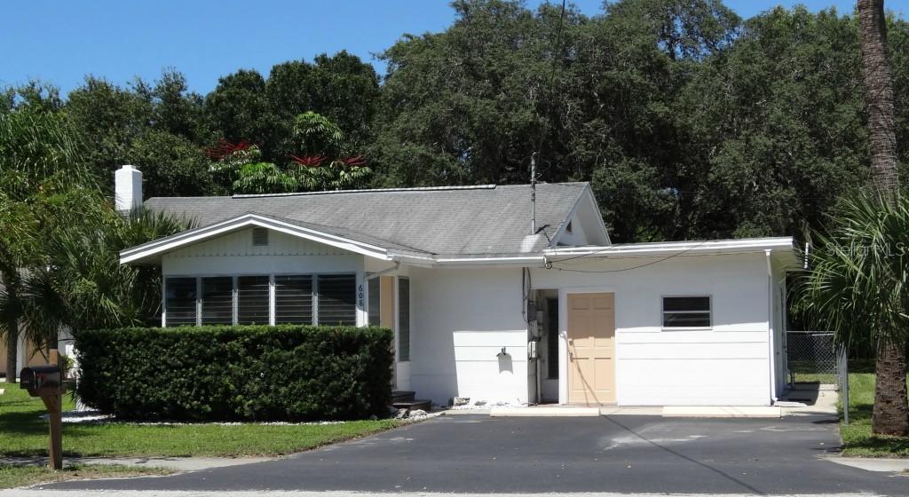 608 Rosery Rd., Largo, FL 33770