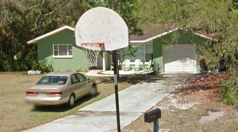 617 Crescent Dr., Largo, FL 33770