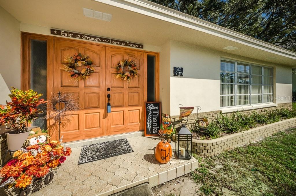 620 N Florida Ave., Tarpon Springs, FL 34689