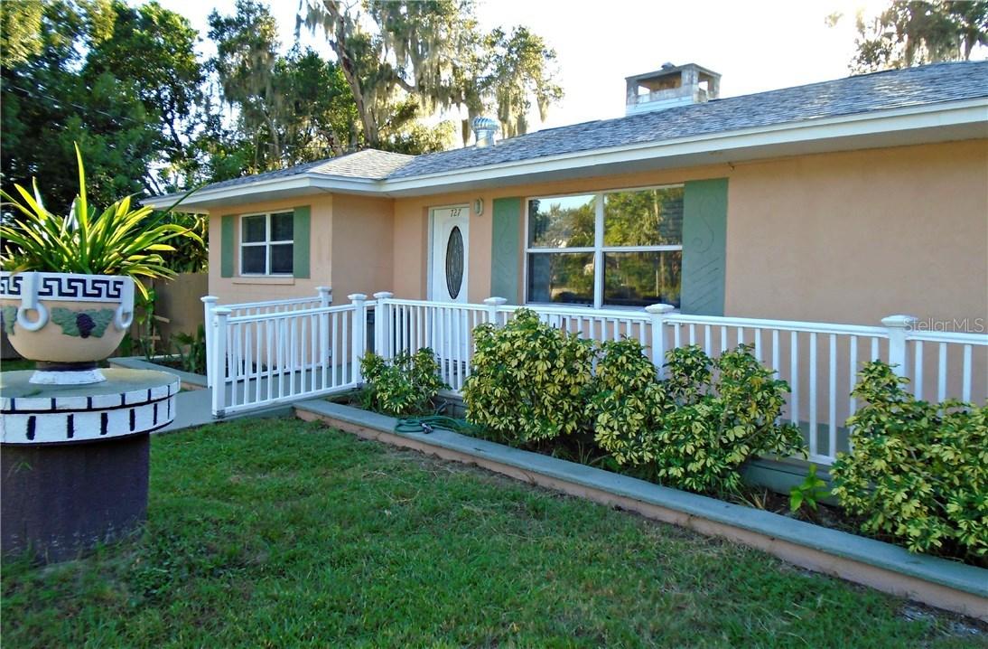 727 Omaha St., Palm Harbor, FL 34683