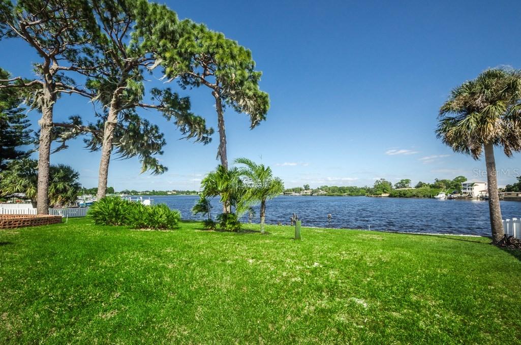 626 Bayshore Dr., Tarpon Springs, FL 34689