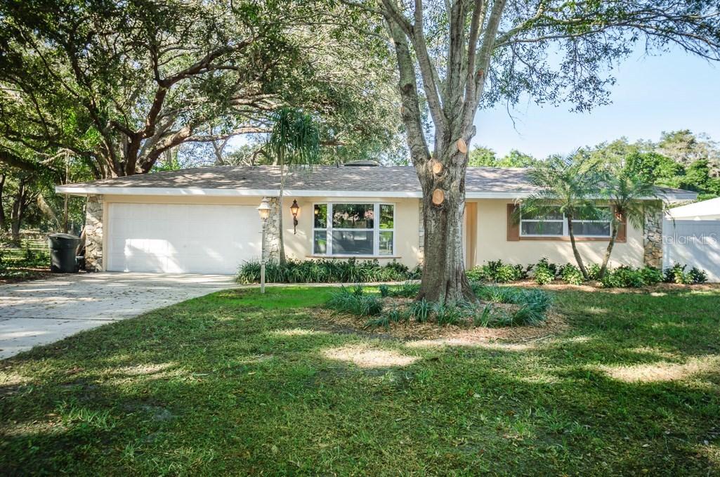 1394 Oakbrook Dr., Largo, FL 33770
