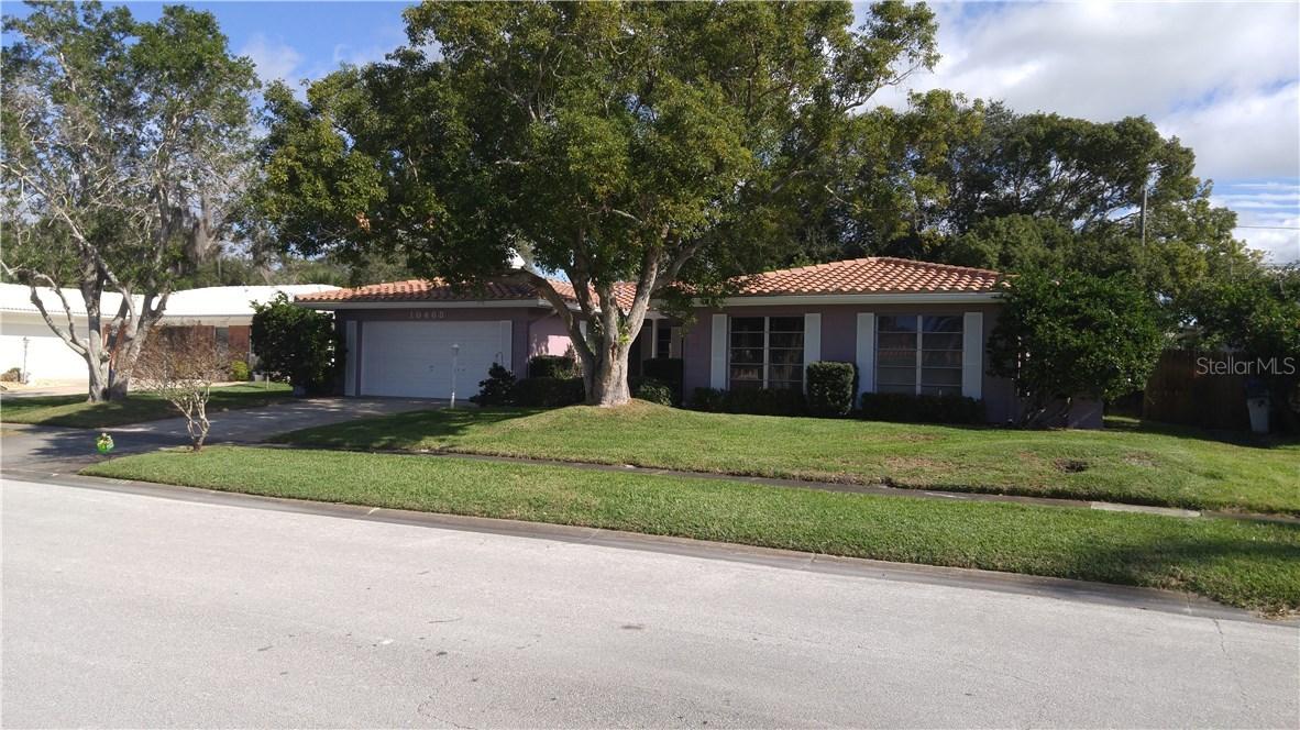 10465 Majestic Dr., Largo, FL 33774