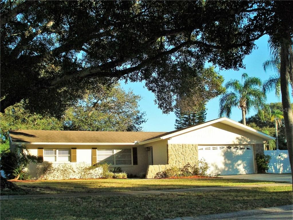 1000 Woodbrook Dr., Largo, FL 33770