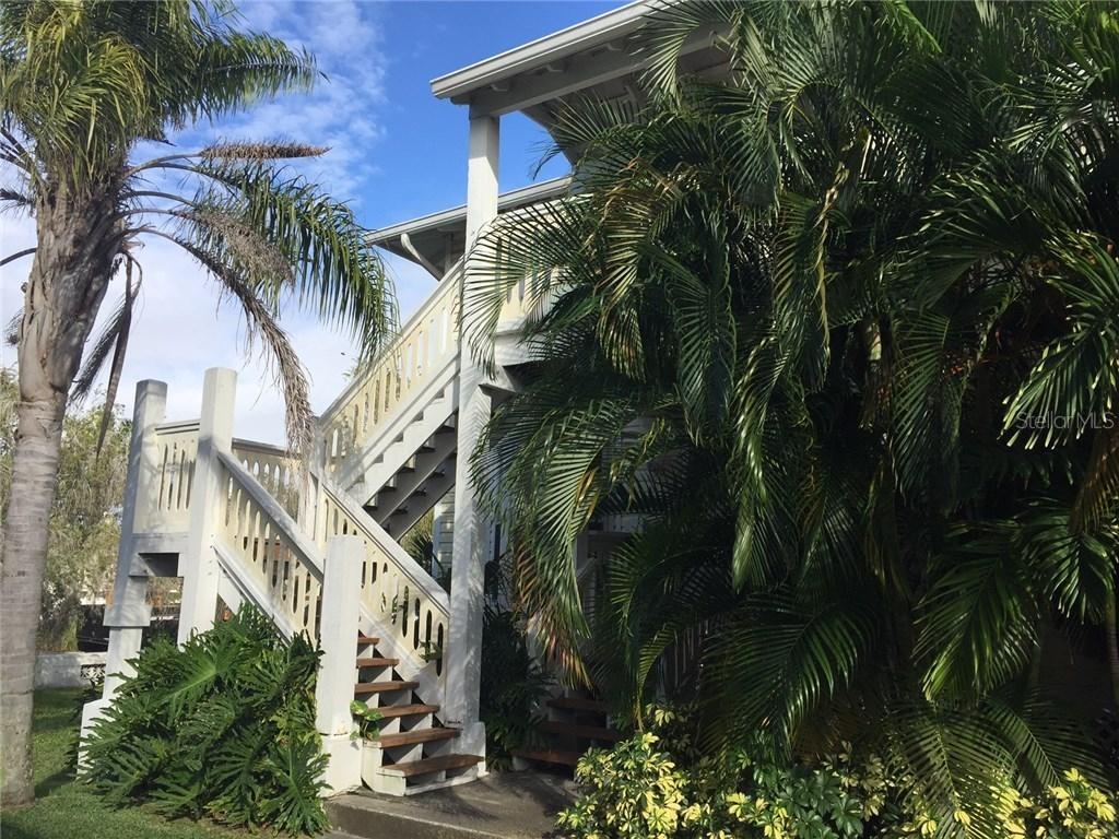 10399 Paradise Blvd. #206, Treasure Island, FL 33706