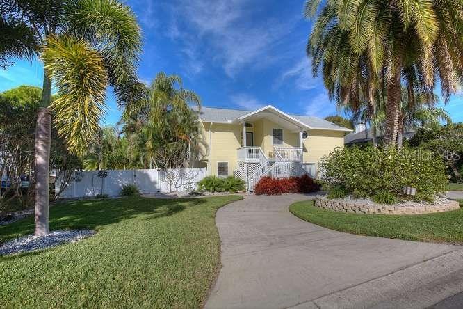775 Natalie Ln., Palm Harbor, FL 34683