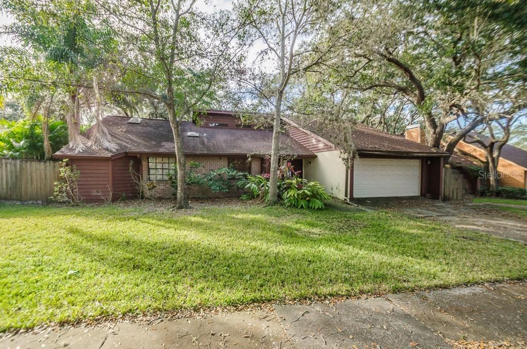 18 Pinewood Cir., Safety Harbor, FL 34695