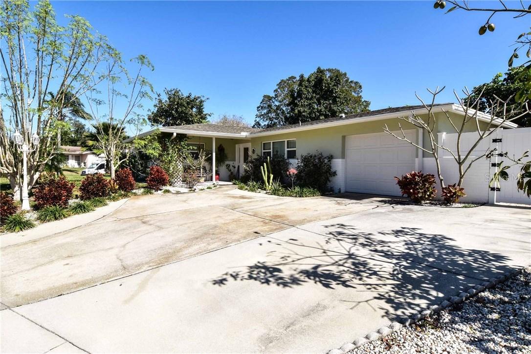 1667 Palace Dr., Clearwater, FL 33756