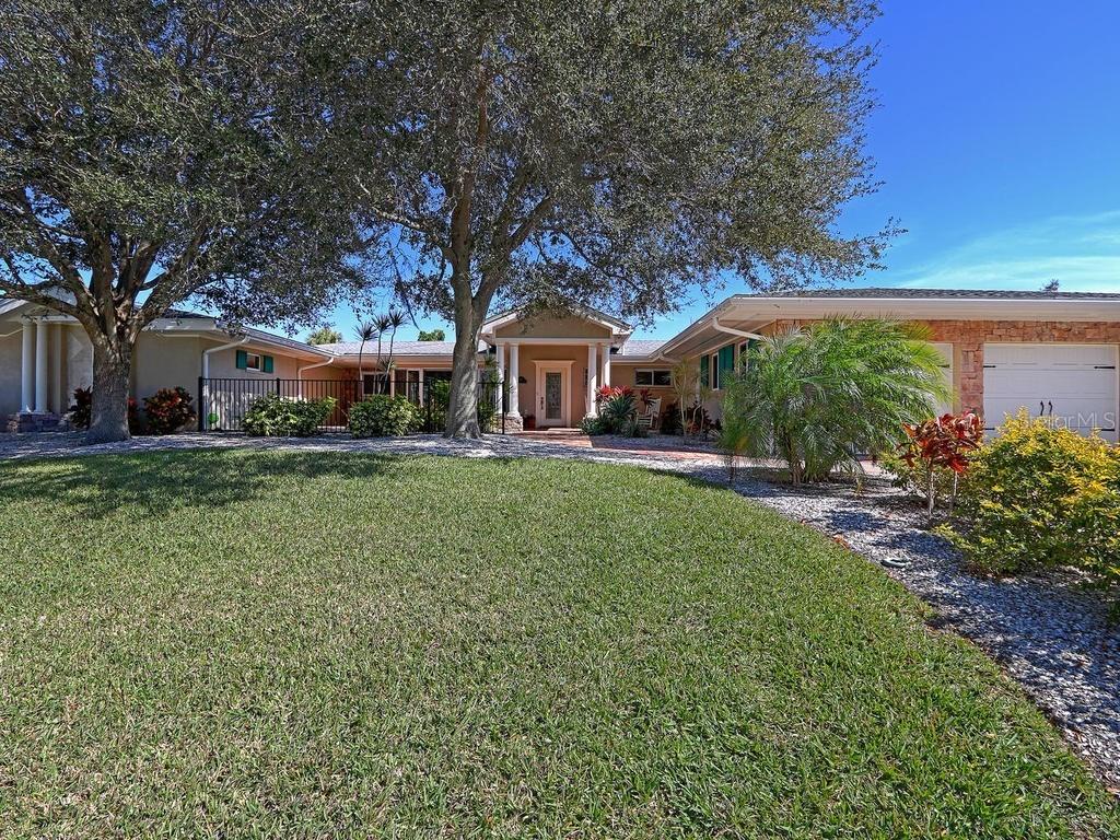 101 Crestwood Ln., Largo, FL 33770