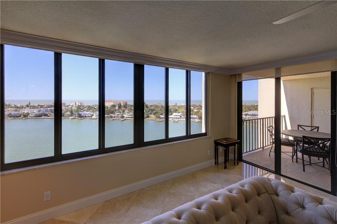 736 Island Way #1104, Clearwater Beach, FL 33767