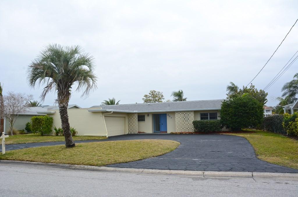 307 Buttonwood Ln., Largo, FL 33770