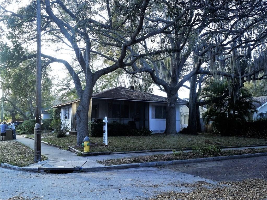 1045 11 Ave., St Petersburg, FL 33705