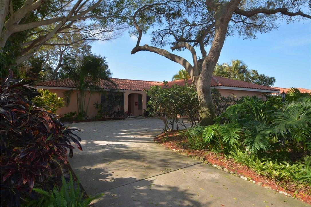 3840 46th Ave., St Petersburg, FL 33711