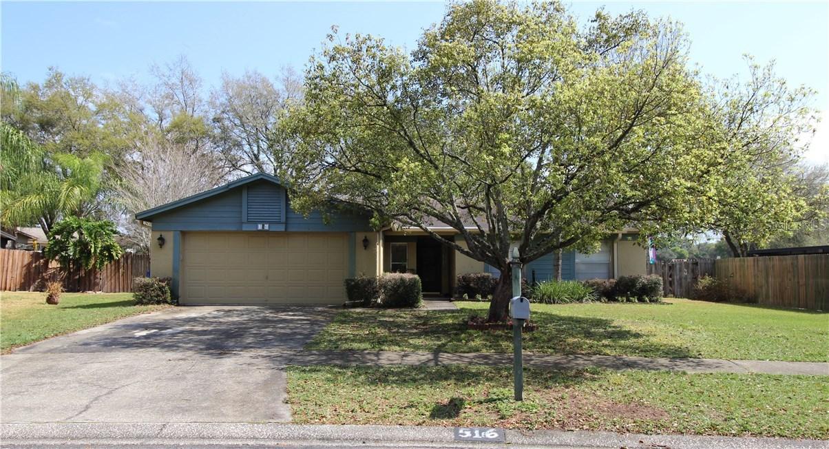 516 Oak Creek Dr., Brandon, FL 33511