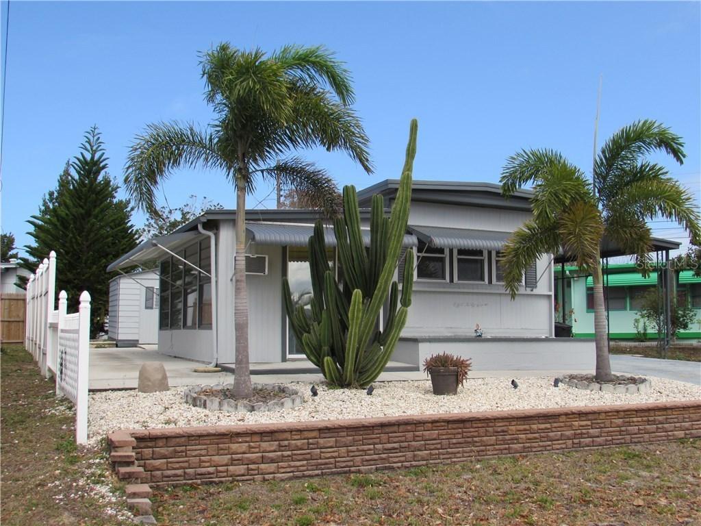 837 Paradise Blvd., Tarpon Springs, FL 34689