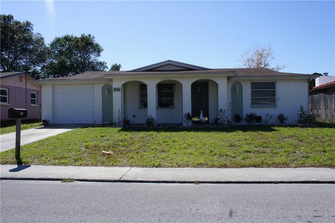 9021 Lunar Ln., Port Richey, FL 34668