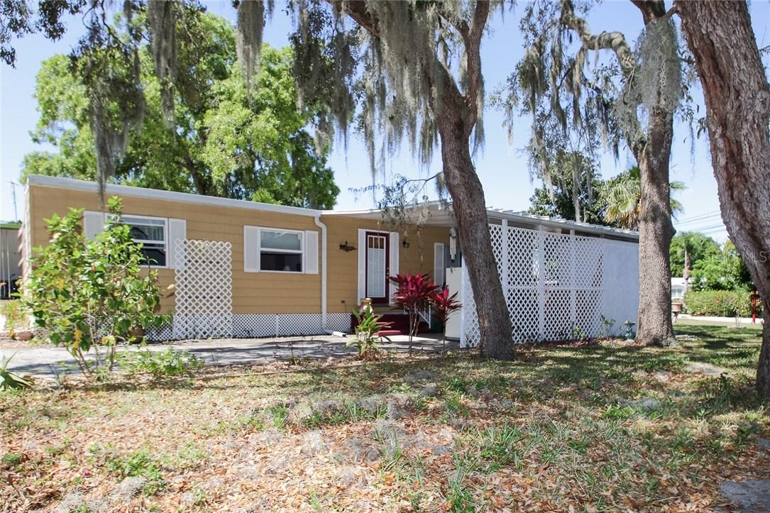 1303 Travis Ct., Tarpon Springs, FL 34689