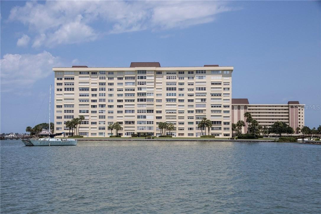 4525 Cove Cir. #1007, St Petersburg, FL 33708