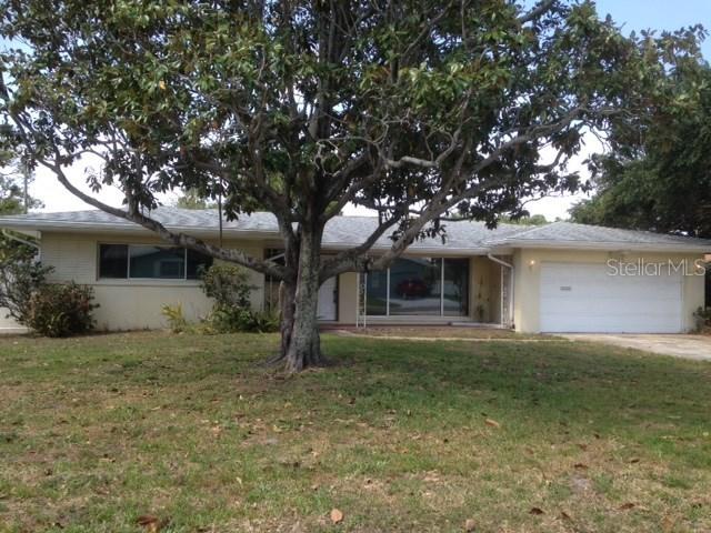 617 Pineland Ave., Belleair, FL 33756