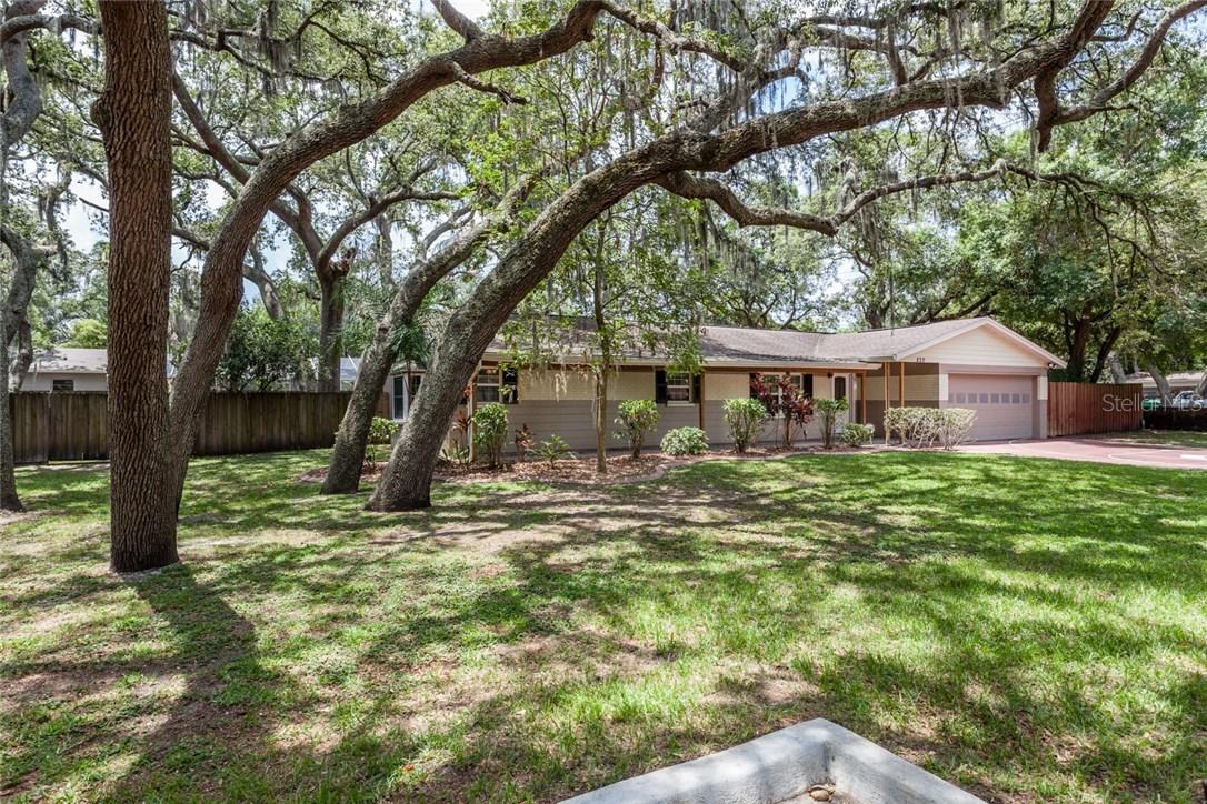 820 W 116th Ave., Tampa, FL 33612