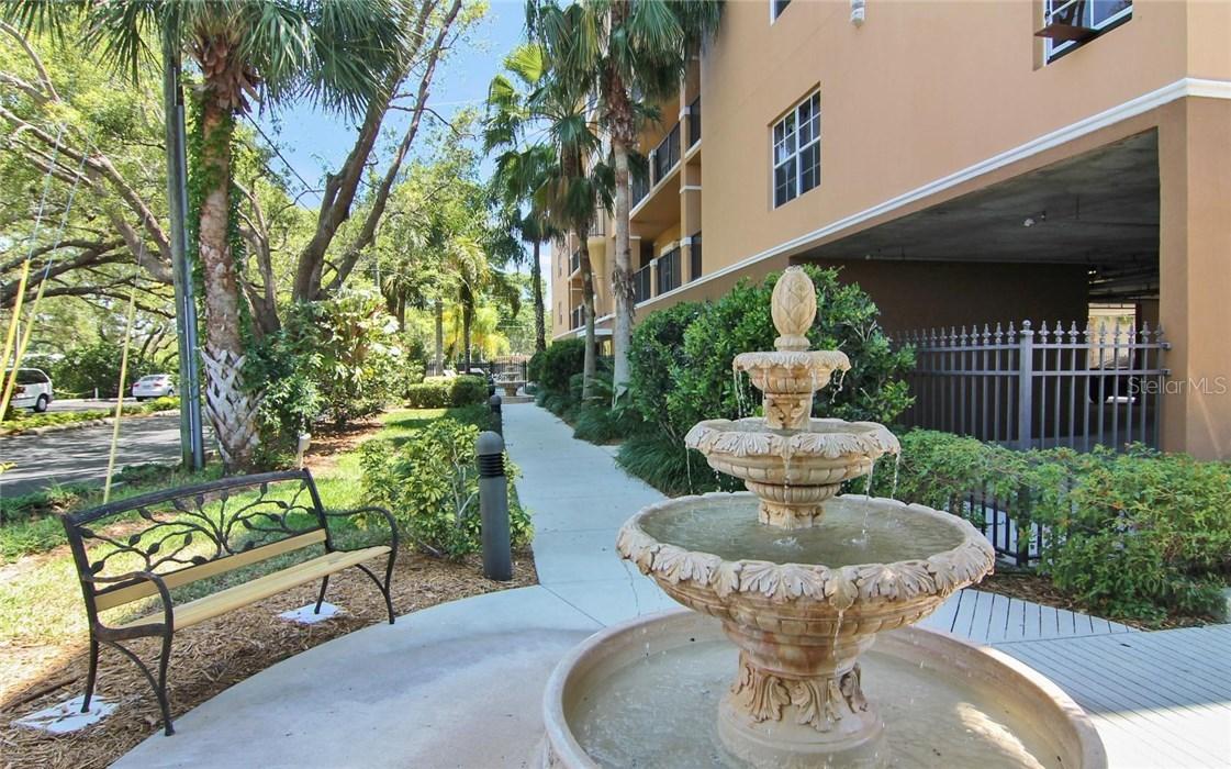 2940 W Bay Dr. #302, Belleair Bluffs, FL 33770