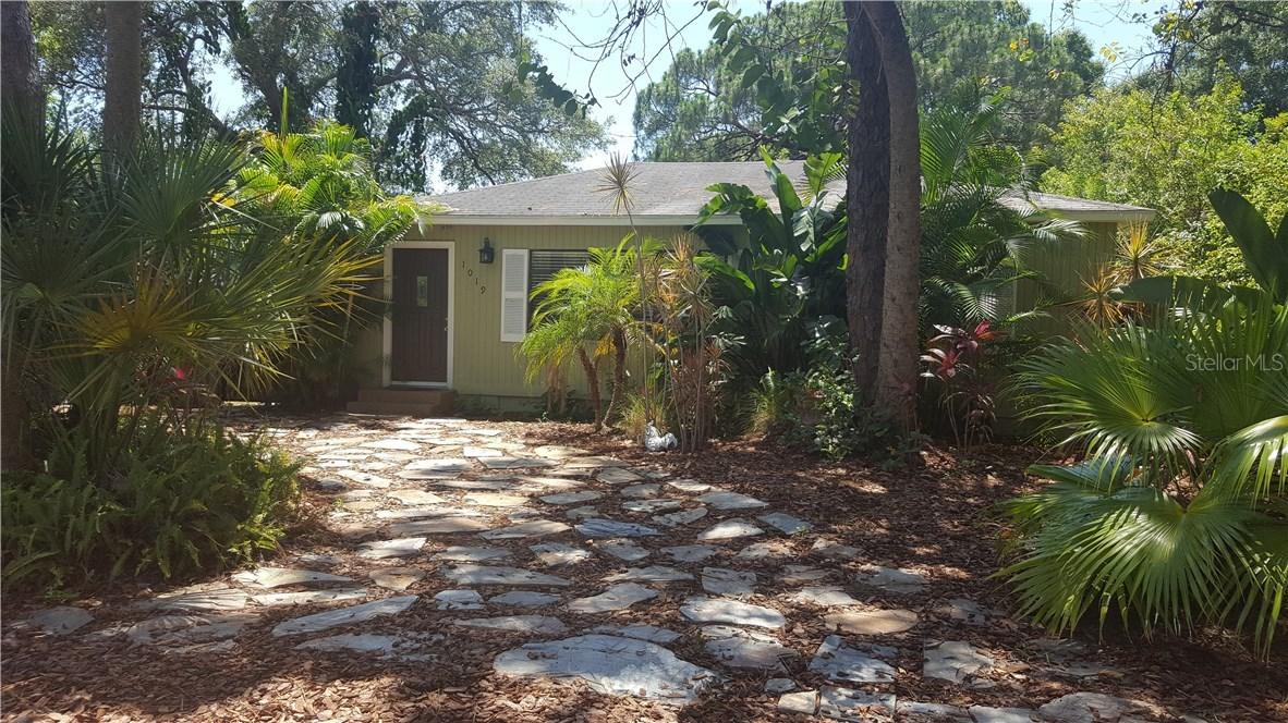 1019 Hull St., Gulfport, FL 33707