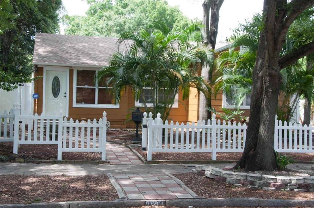 2011 2nd Ave., St Petersburg, FL 33713