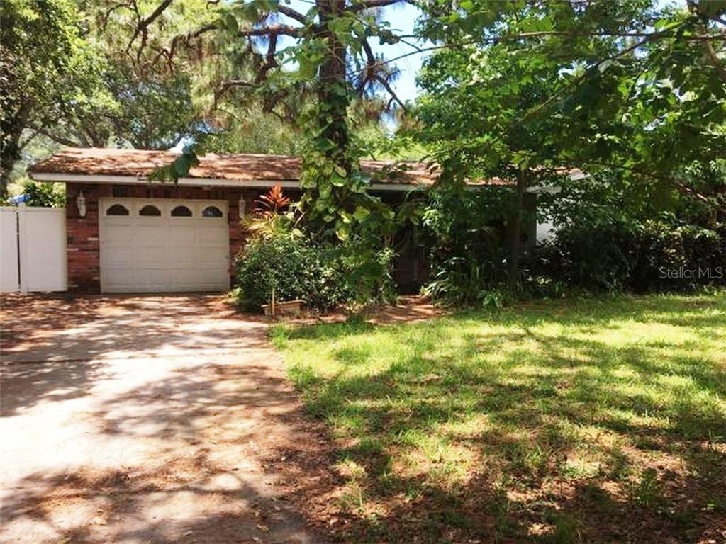 2112 Country Club Rd., St Petersburg, FL 33710