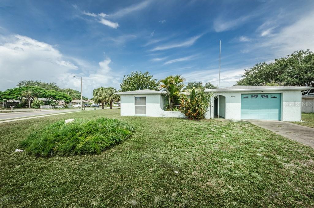 1153 Stover Ct., Holiday, FL 34691