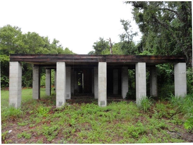 589 Berkley Ave., Tarpon Springs, FL 34689