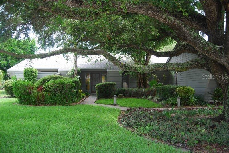 9648 Halyard Dr., Largo, FL 33773