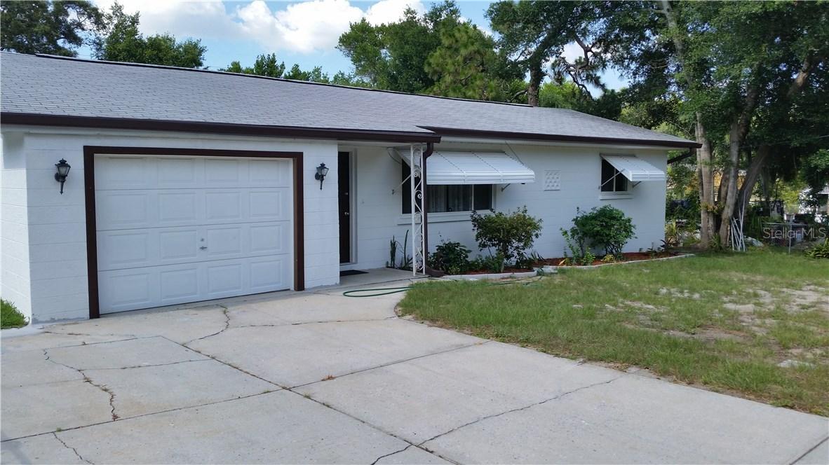 565 E Center St., Tarpon Springs, FL 34689