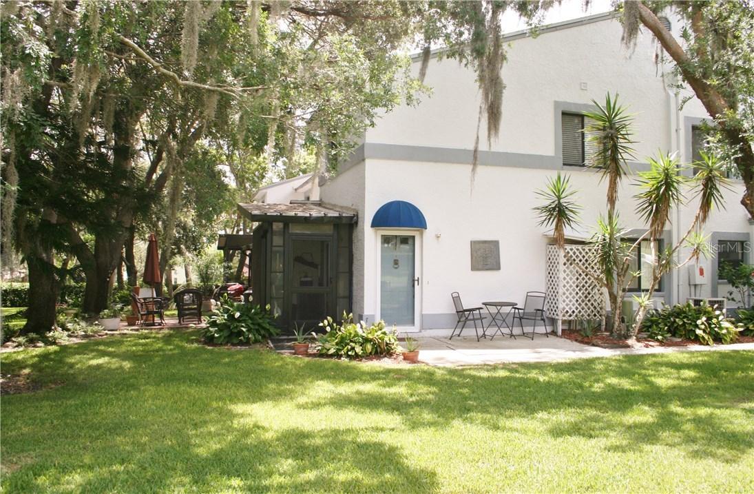 3607 Whispering Oaks Ln. #401, Palm Harbor, FL 34684