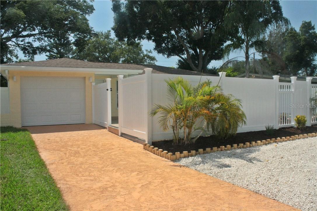 11718 92nd St., Largo, FL 33773
