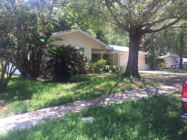 1261 Oakbrrook Dr., Largo, FL 33770