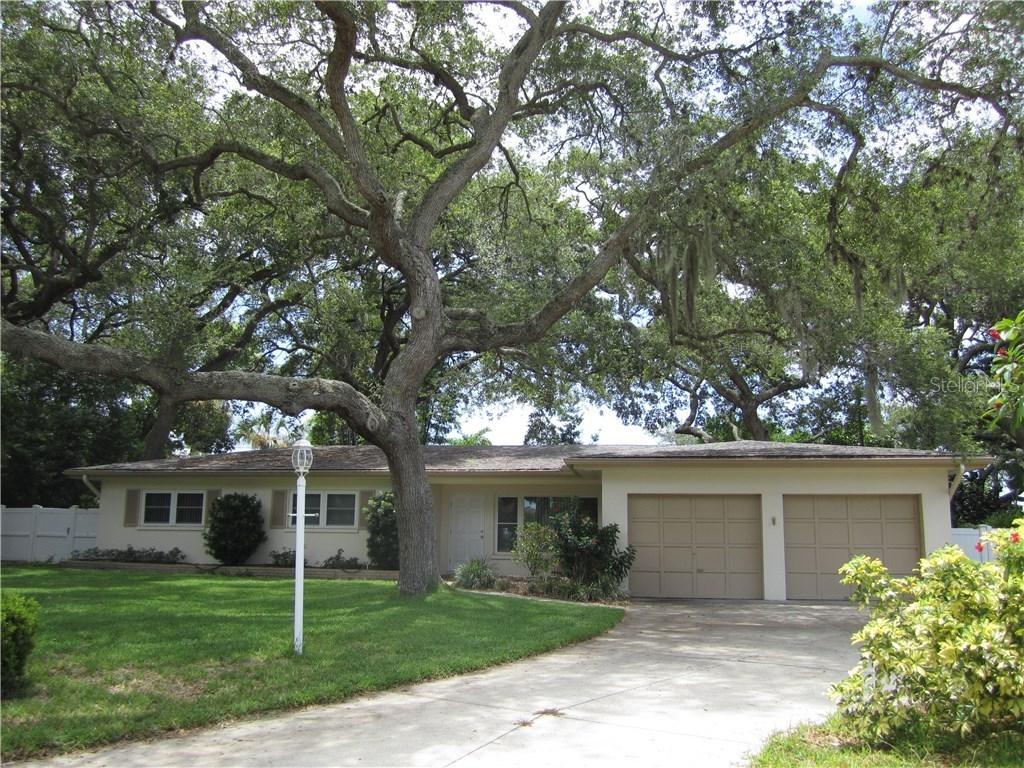 801 Jacaranda Dr., Largo, FL 33770