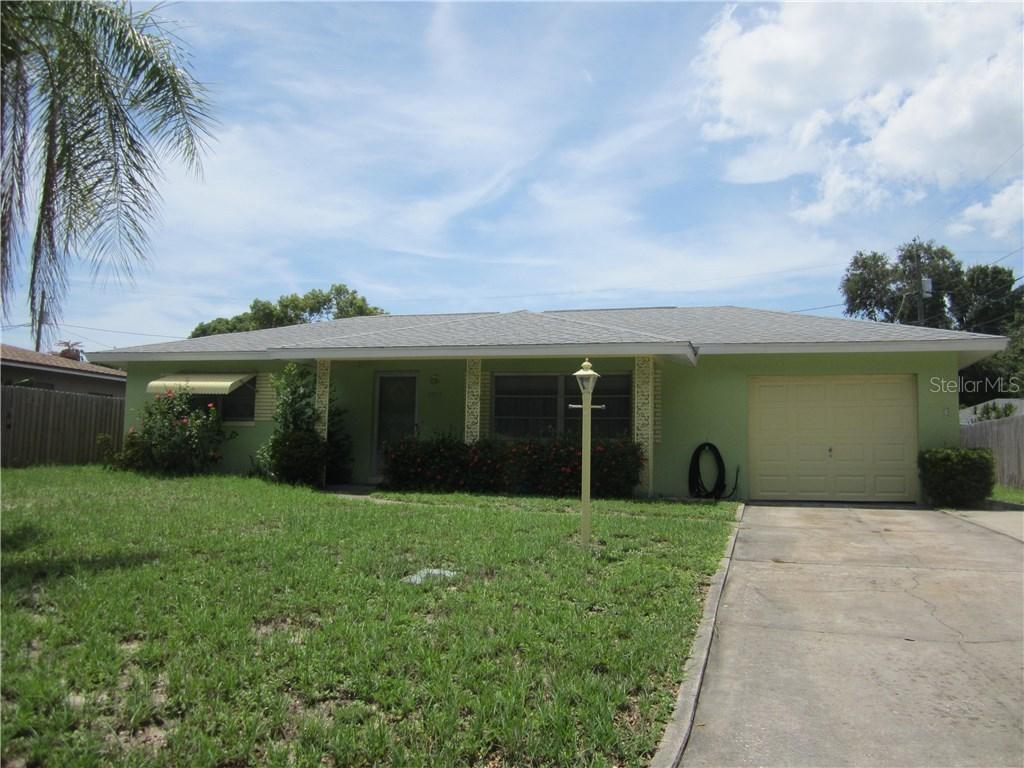 8898 108th Ln., Seminole, FL 33772
