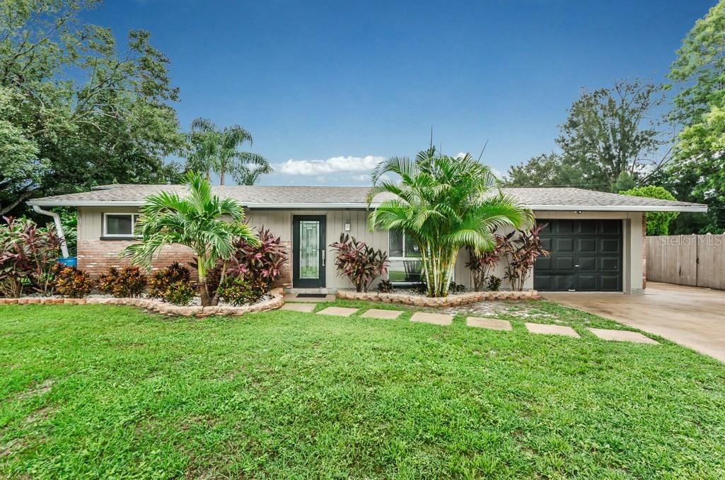 13406 Ridgeland Dr., Seminole, FL 33776