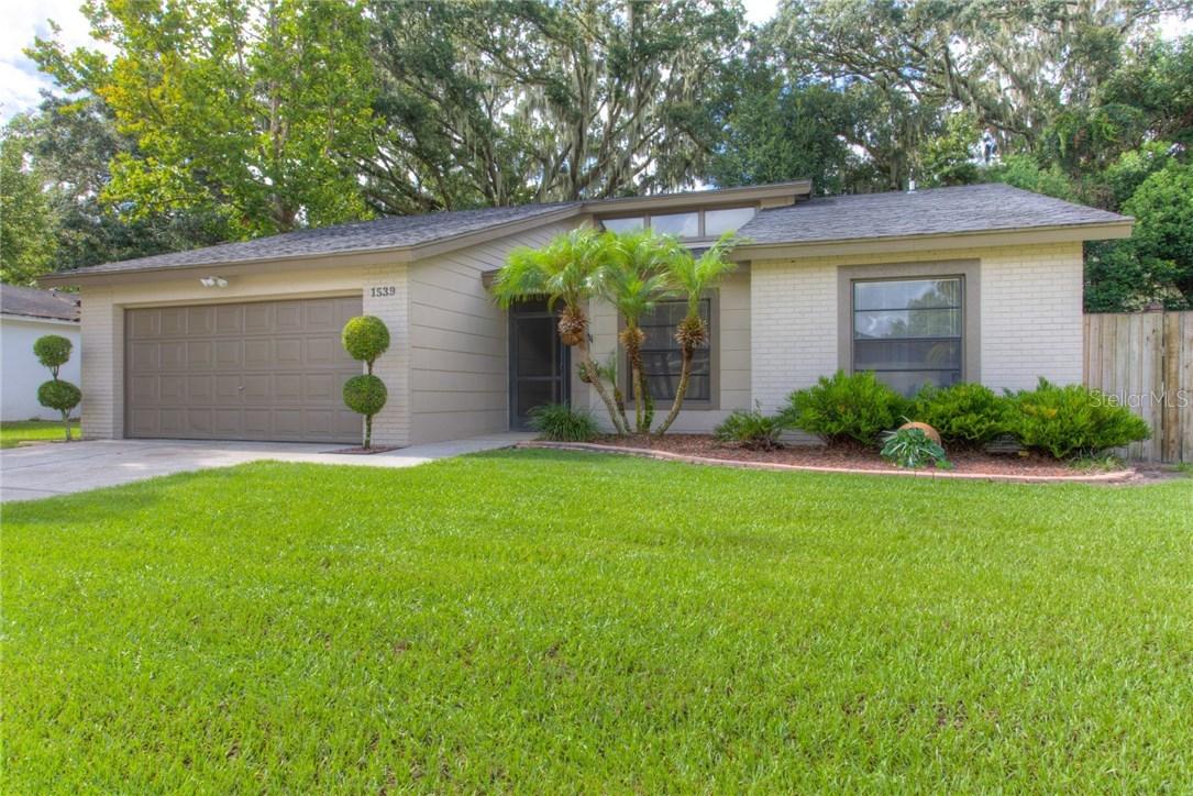 1539 Long Pond Dr., Valrico, FL 33594