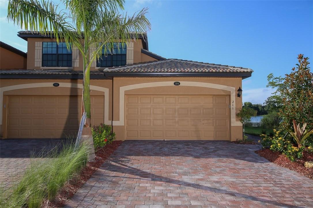 211 Red Fox Cir. #104, Bradenton, FL 34212