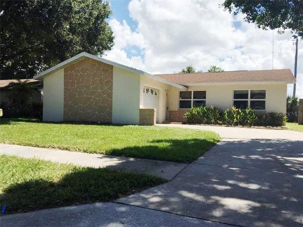8327 Jennifer Ln., Seminole, FL 33777