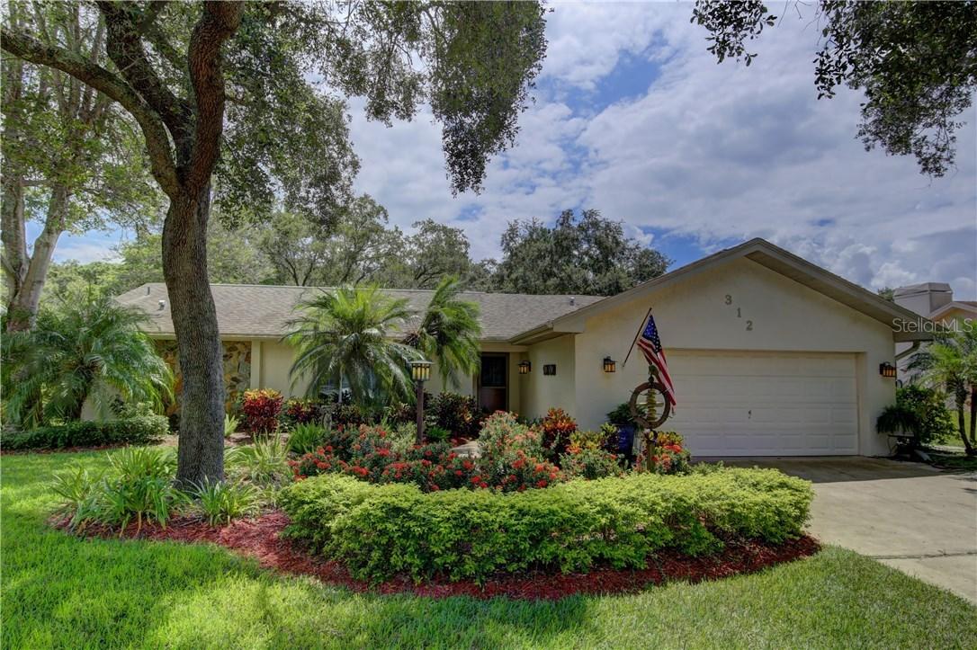 312 Woodland Ct., Safety Harbor, FL 34695