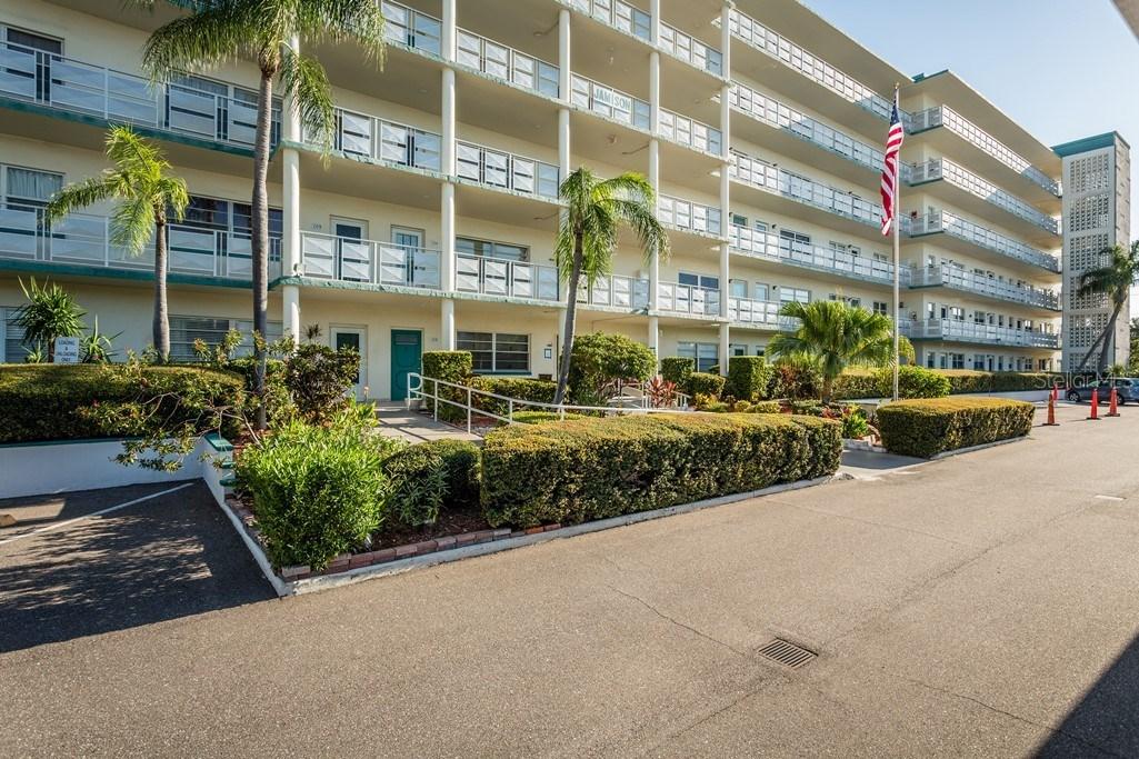 2960 59th St. #401, Gulfport, FL 33707