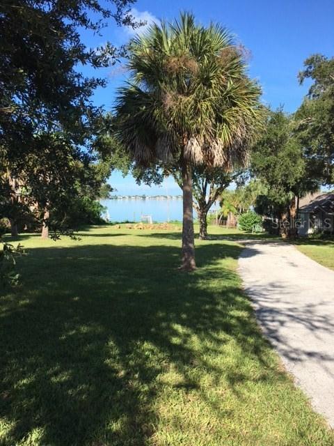 202 Bluff View Dr., Belleair Bluffs, FL 33770