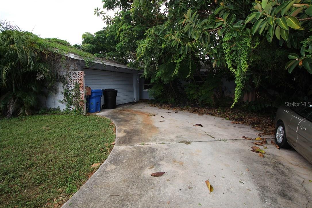 1300 Devonshire Dr., St Petersburg, FL 33710